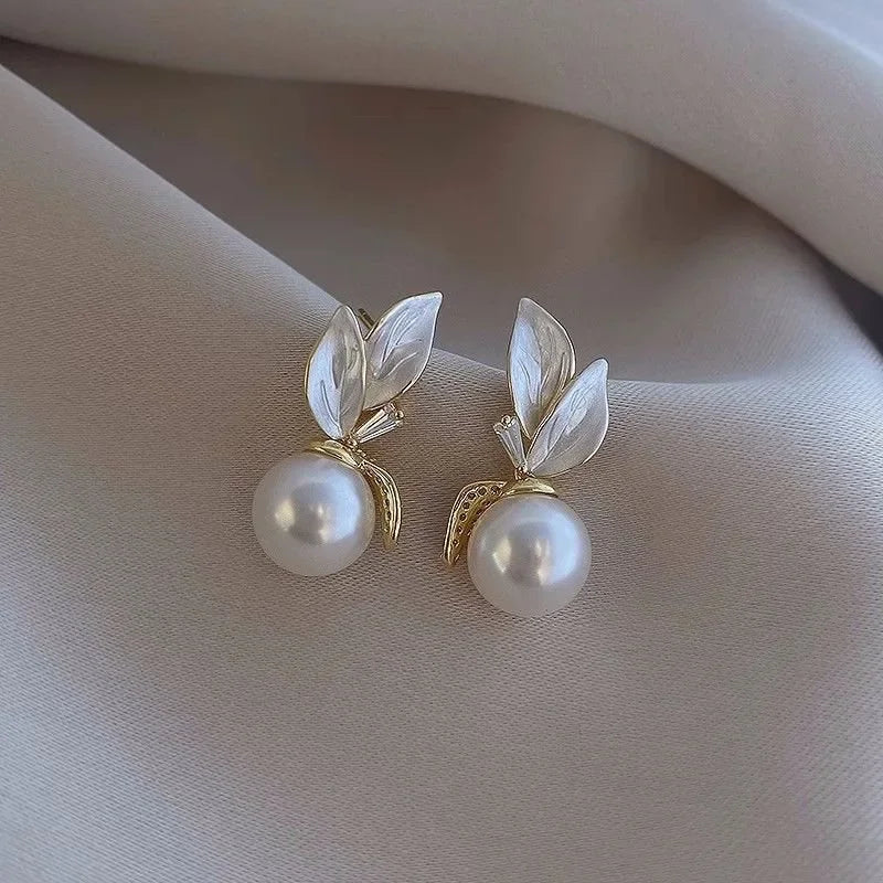 Elegant Pearl Leaf Design Hoop Earrings