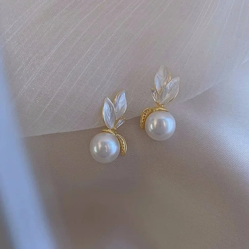 Elegant Pearl Leaf Design Hoop Earrings